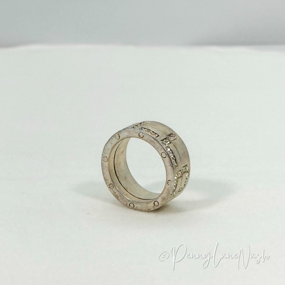 Vintage "HELLO" Rhinestone Spinner Ring in Silver - Picture 7 of 7